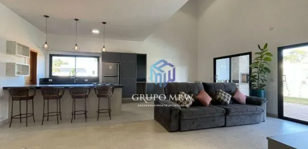 Casa de Condomínio com 3 Quartos para alugar, 182m² no Riviera de Santa Cristina XIII, Paranapanema