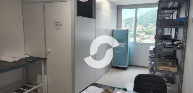 Sala Comercial à venda, 30m² no São Francisco, Niterói