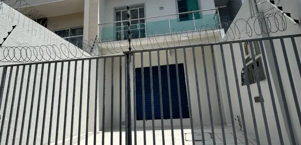 Sobrado com 3 Quartos para venda ou aluguel, 200m² no Centro, Manaus