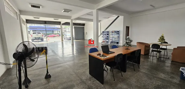 Prédio Comercial para alugar, 600m² no Chapada, Manaus