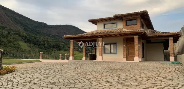 Casa de Condomínio com 4 Quartos para alugar, 266m² no Pedro do Rio, Petrópolis