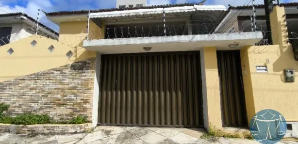 Casa com 4 Quartos para alugar, 260m² no Candelária, Natal