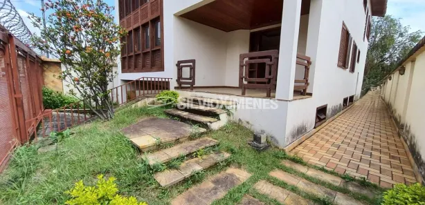 Ponto Comercial com 7 Quartos para alugar, 600m² no Santa Tereza, Belo Horizonte