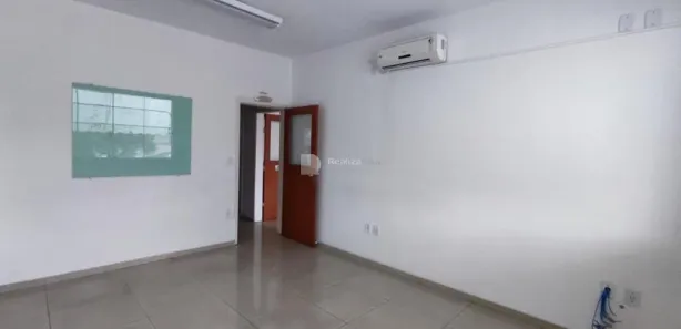 Sala Comercial para alugar, 200m² no Jardim das Nações, Taubaté