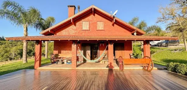 Fazenda/Sítio com 2 Quartos à venda, 160m² no Área Rural de Farroupilha, Farroupilha