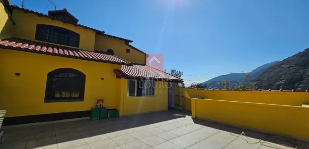 Casa com 2 Quartos para alugar, 100m² no Chácara Flora, Petrópolis