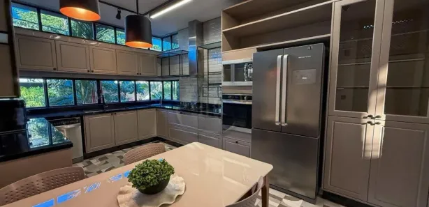 Casa de Condomínio com 4 Quartos à venda, 600m² no Chapada, Manaus