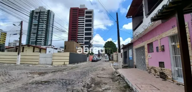 Casa com 4 Quartos à venda, 197m² no Lagoa Nova, Natal