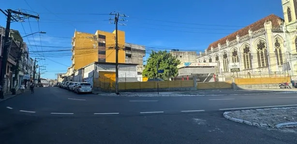 Ponto Comercial para alugar, 1174m² no Mares, Salvador