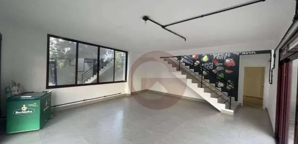 Ponto Comercial à venda, 176m² no Chácara São João, Carapicuíba