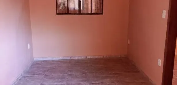 Casa com 3 Quartos para alugar, 40m² no Vista Alegre - 1ª Seção, Ibirité