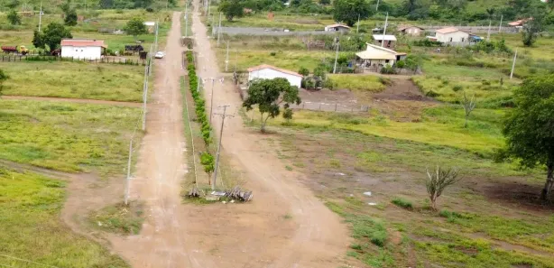 Lote/Terreno à venda, 640m² no Centro, Candeias