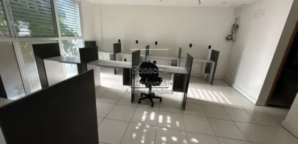 Ponto Comercial para alugar, 64m² no Quarteirão Brasileiro, Petrópolis