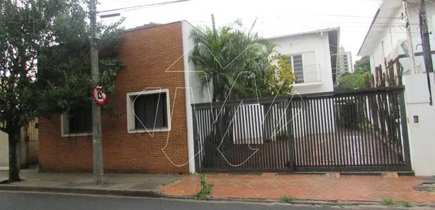 Sobrado com 6 Quartos à venda, 265m² no Centro, Araraquara
