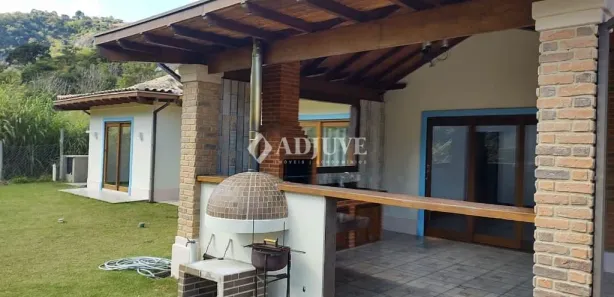 Casa de Condomínio com 4 Quartos para alugar, 266m² no Pedro do Rio, Petrópolis