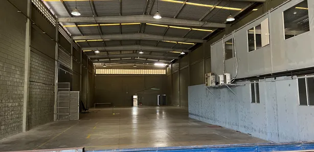Galpão/Depósito/Armazém para alugar, 590m² no Vila Laura, Salvador