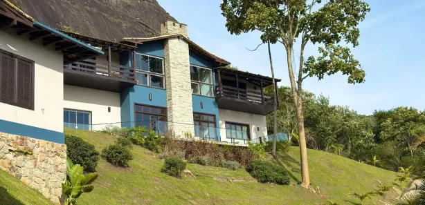 Casa de Condomínio com 5 Quartos para venda ou aluguel, 1060m² no Samambaia, Petrópolis