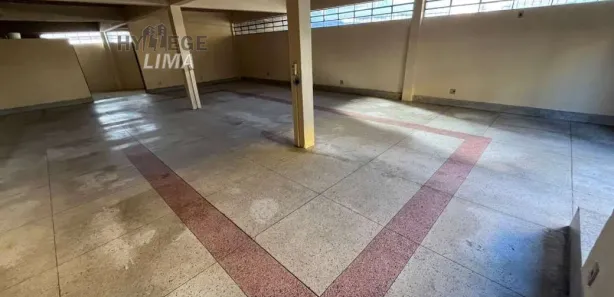 Ponto Comercial para alugar, 300m² no Santa Tereza, Belo Horizonte