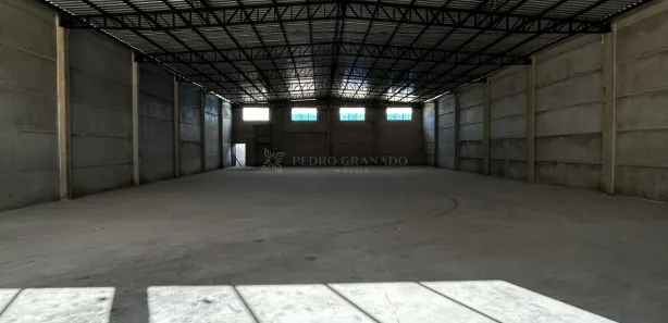 Prédio Comercial para alugar, 800m² no , Marialva
