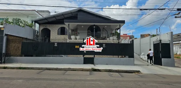 Casa com 4 Quartos à venda, 318m² no Compensa, Manaus