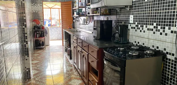 Casa com 3 Quartos à venda, 300m² no Aleixo, Manaus
