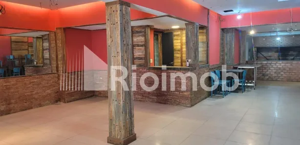 Ponto Comercial para venda ou aluguel, 210m² no Vargem Pequena, Rio de Janeiro