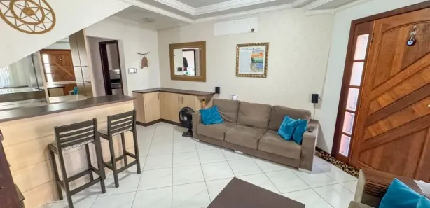 Sobrado com 4 Quartos para alugar, 290m² no Centro, Balneário Camboriú