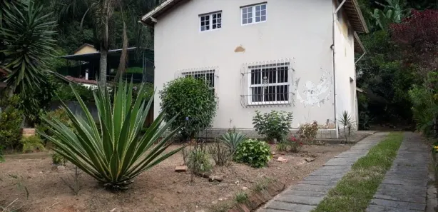 Casa com 5 Quartos para alugar, 100m² no Quarteirão Brasileiro, Petrópolis