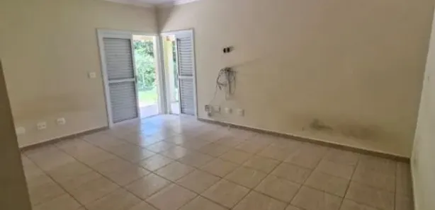 Fazenda/Sítio com 3 Quartos à venda, 673m² no Chácara dos Junqueiras, Carapicuíba