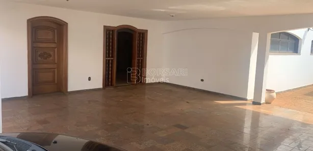 Sobrado com 4 Quartos à venda, 462m² no Centro, Araraquara
