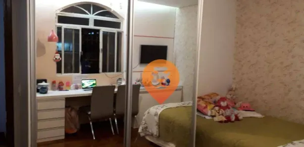 Casa com 4 Quartos à venda, 245m² no Ipê, Belo Horizonte