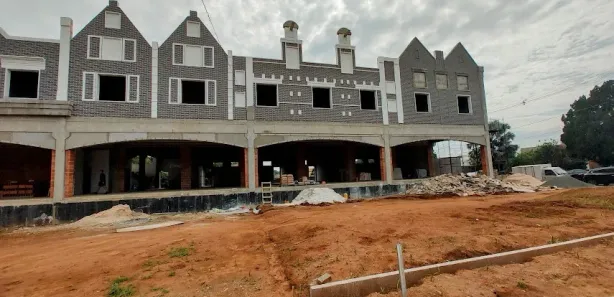 Sala Comercial para alugar, 2000m² no Centro, Holambra