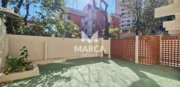 Casa com 2 Quartos para alugar, 120m² no Santo Antônio, Belo Horizonte