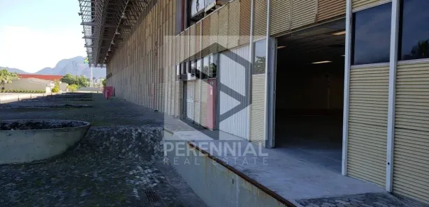 Galpão/Depósito/Armazém para alugar, 884m² no Taquara, Rio de Janeiro