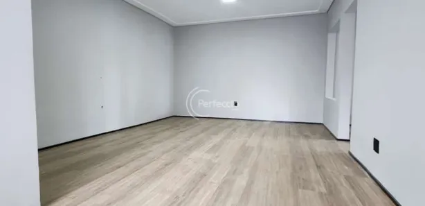 Sala Comercial à venda, 61m² no São Pelegrino, Caxias do Sul