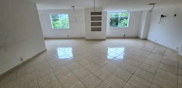 Galpão/Depósito/Armazém para alugar, 350m² no Anil, Rio de Janeiro