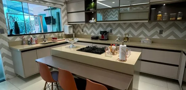 Casa de Condomínio com 6 Quartos à venda, 390m² no Adrianópolis, Manaus