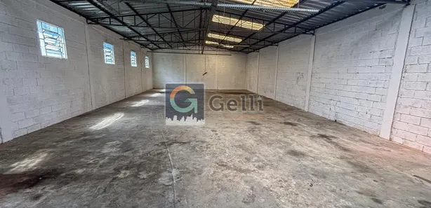 Galpão/Depósito/Armazém para alugar, 339m² no Quarteirão Brasileiro, Petrópolis