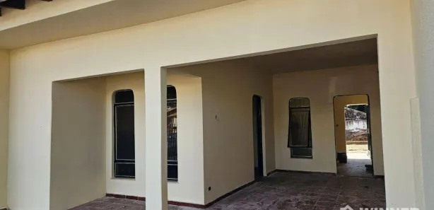 Casa com 3 Quartos para venda ou aluguel, 156m² no Centro, Paranavaí