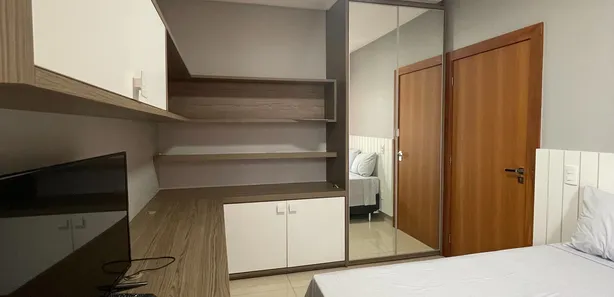 Sobrado com 4 Quartos para alugar, 550m² no Jardins Valência, Goiânia