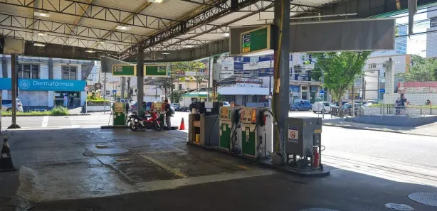 Sala Comercial para alugar, 814m² no Embaré, Santos