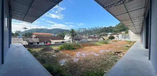 Galpão/Depósito/Armazém para alugar, 246m² no Guabiruba Sul, Guabiruba