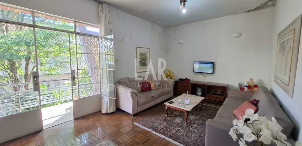 Casa com 4 Quartos para alugar, 241m² no Santo Antônio, Belo Horizonte