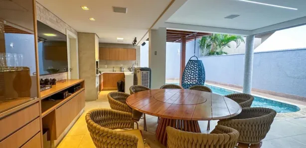 Sobrado com 4 Quartos para alugar, 340m² no Jardins Valência, Goiânia