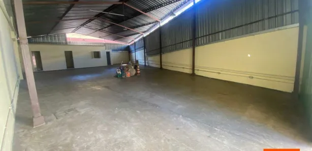 Galpão/Depósito/Armazém para alugar, 257m² no Santa Efigênia, Belo Horizonte