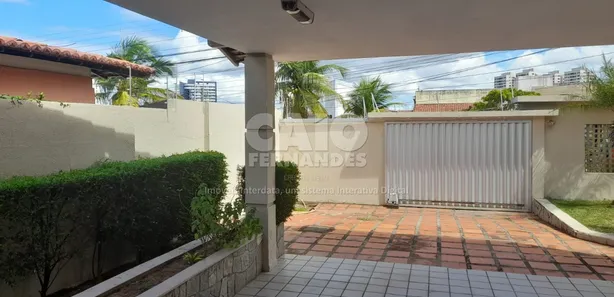 Casa com 3 Quartos à venda, 320m² no Capim Macio, Natal