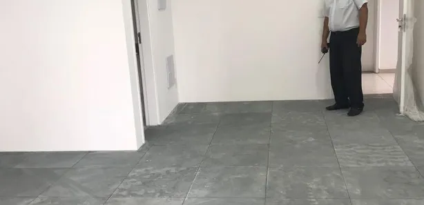Sala Comercial à venda, 42m² no Vila Mathias, Santos