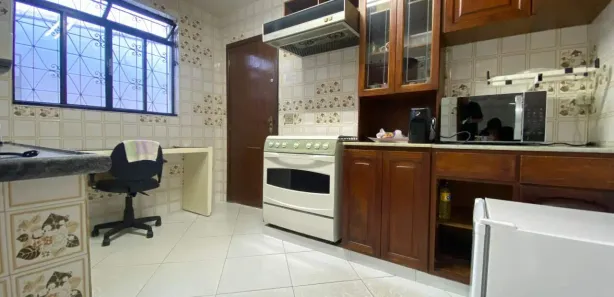 Casa com 3 Quartos para alugar, 320m² no Indaiá, Belo Horizonte