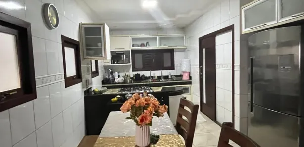 Sobrado com 4 Quartos à venda, 251m² no Capim Macio, Natal