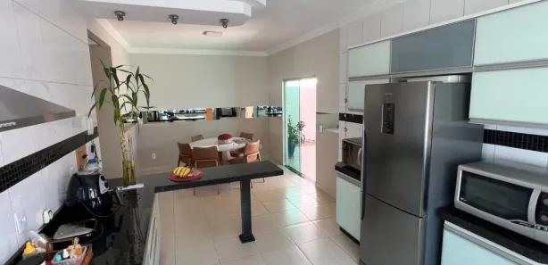 Casa com 3 Quartos para alugar, 180m² no Loteamento Portal do Sol I, Goiânia
